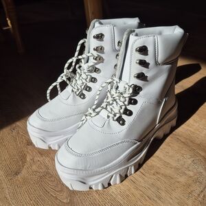 PrettyLittleThing White Combat Boots - SIZE UK 6